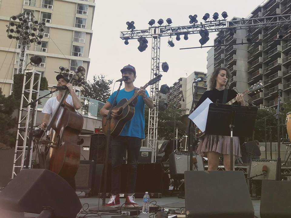 Caloncho y Gaby Moreno brillaron en Los Ángeles